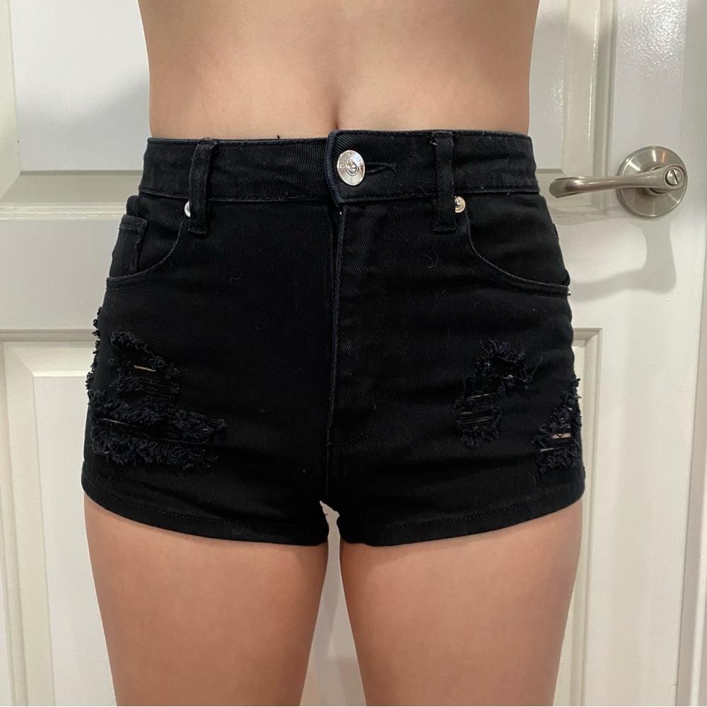 H&M Divided Distressed / Ripped High Waisted Black Denim Shorts Size 2